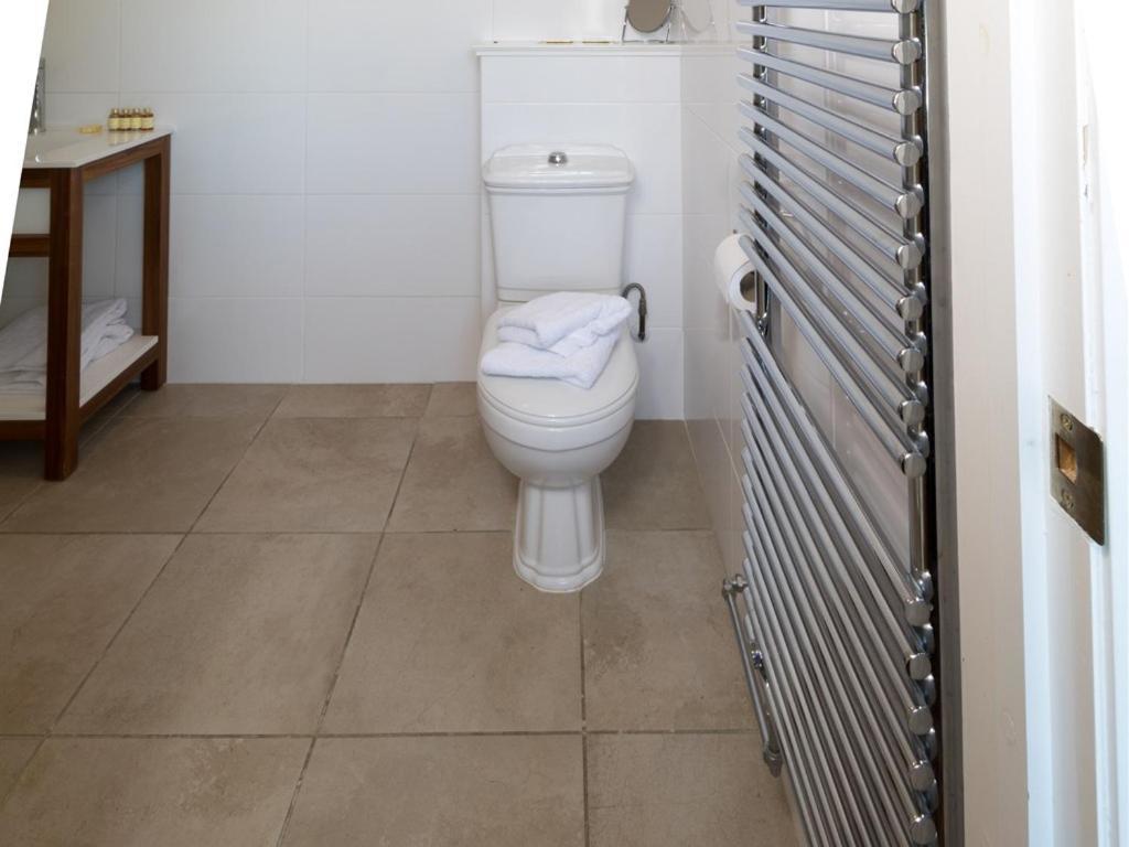 Three Horseshoes Inn Powerstock Zimmer foto
